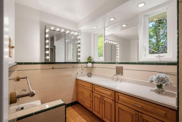 1407 Carlton Road, Hillsborough, CA 94010