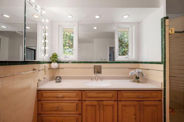 1407 Carlton Road, Hillsborough, CA 94010