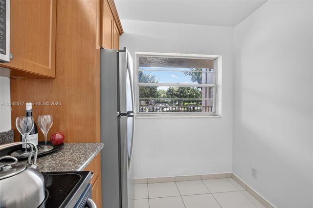 1931 Sabal Palm Drive 203, Davie, FL 33324