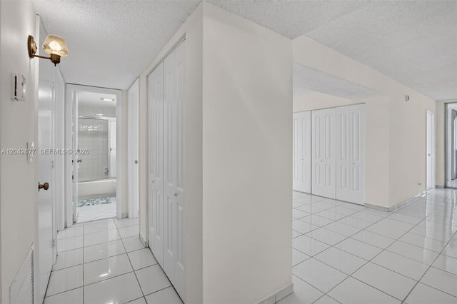 1931 Sabal Palm Drive 203, Davie, FL 33324