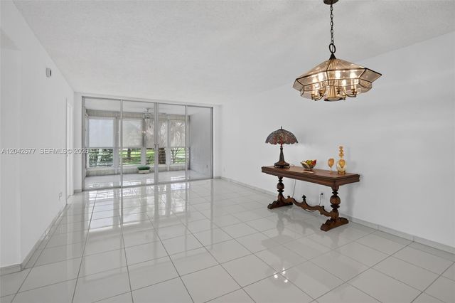 1931 Sabal Palm Drive 203, Davie, FL 33324