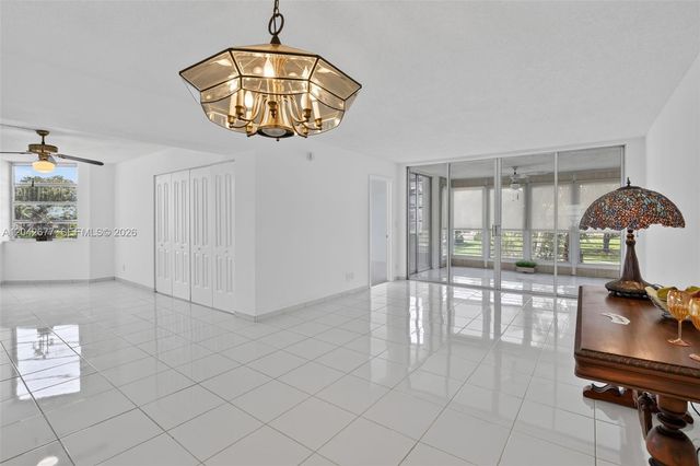 1931 Sabal Palm Drive 203, Davie, FL 33324
