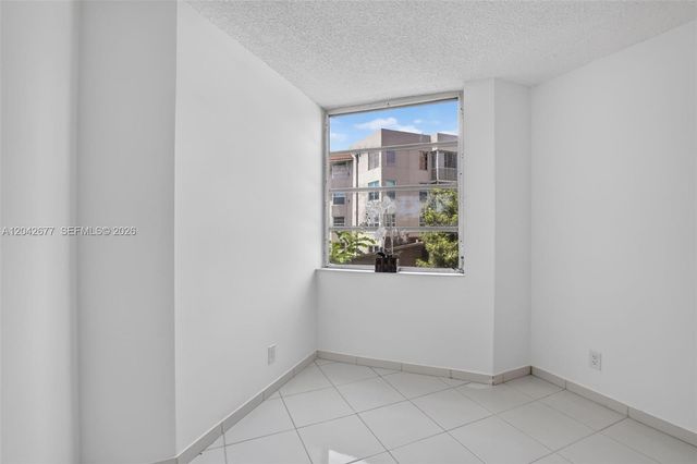 1931 Sabal Palm Drive 203, Davie, FL 33324