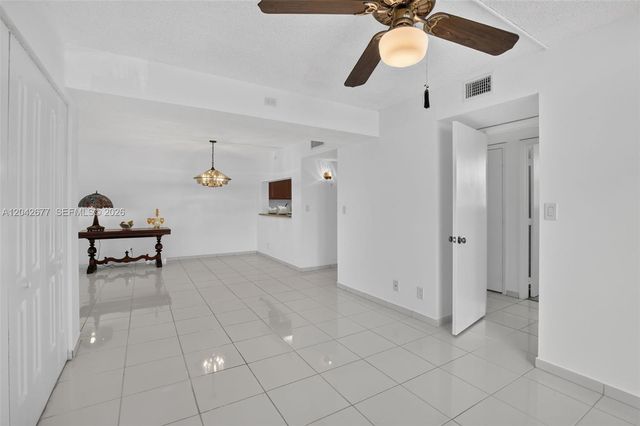 1931 Sabal Palm Drive 203, Davie, FL 33324
