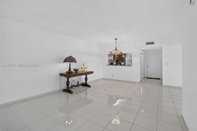 1931 Sabal Palm Drive 203, Davie, FL 33324
