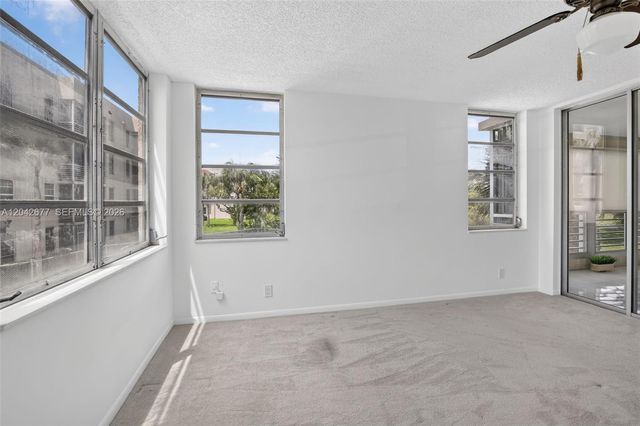 1931 Sabal Palm Drive 203, Davie, FL 33324