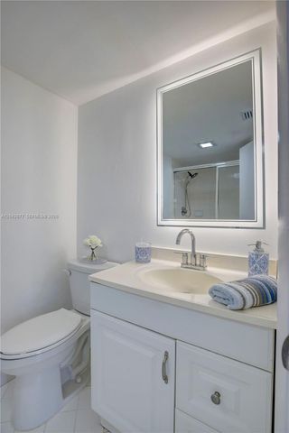 1931 Sabal Palm Drive 203, Davie, FL 33324