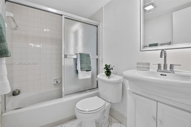 1931 Sabal Palm Drive 203, Davie, FL 33324