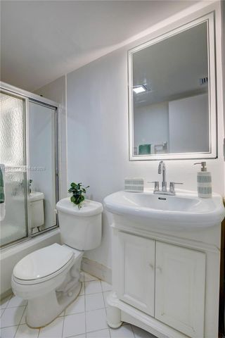 1931 Sabal Palm Drive 203, Davie, FL 33324