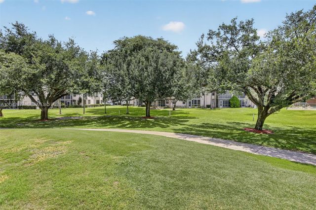 1931 Sabal Palm Drive 203, Davie, FL 33324