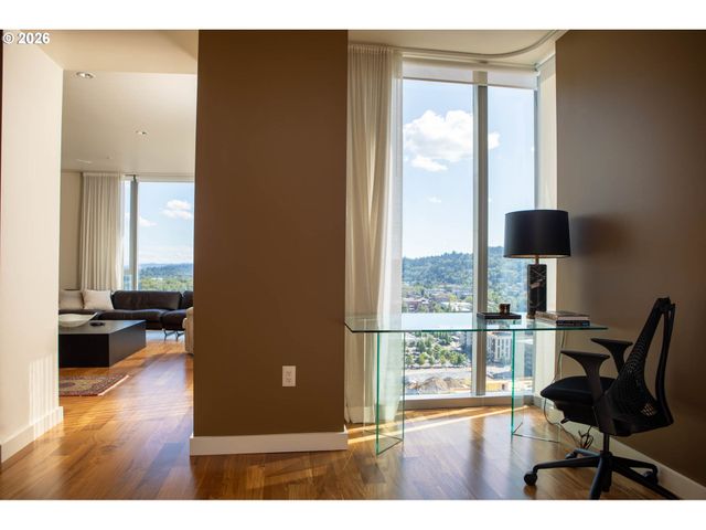 841 S GAINES St, Portland, OR 97239