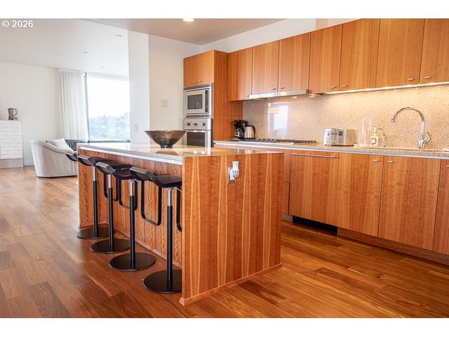 841 S GAINES St, Portland, OR 97239