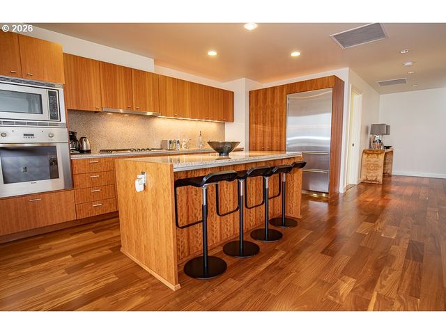 841 S GAINES St, Portland, OR 97239