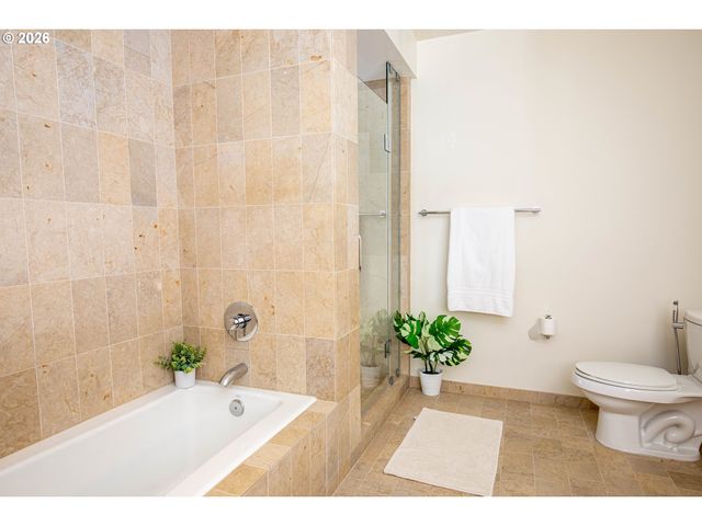 841 S GAINES St, Portland, OR 97239