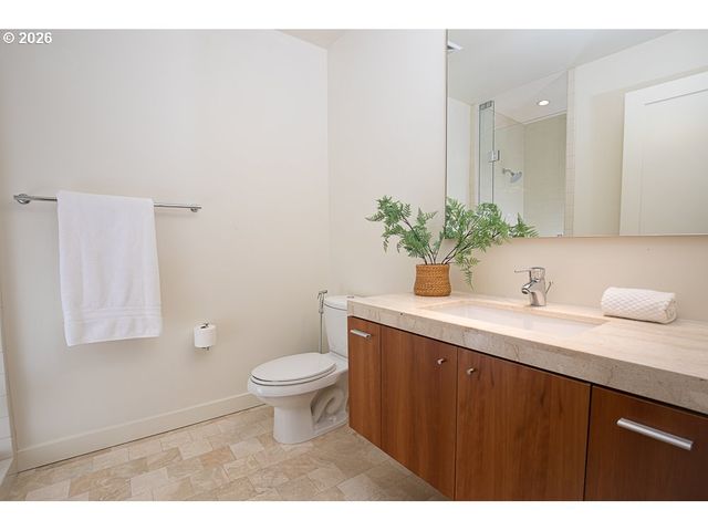 841 S GAINES St, Portland, OR 97239