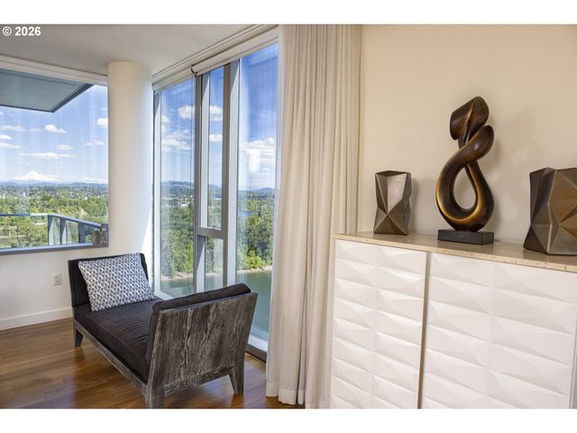 841 S GAINES St, Portland, OR 97239