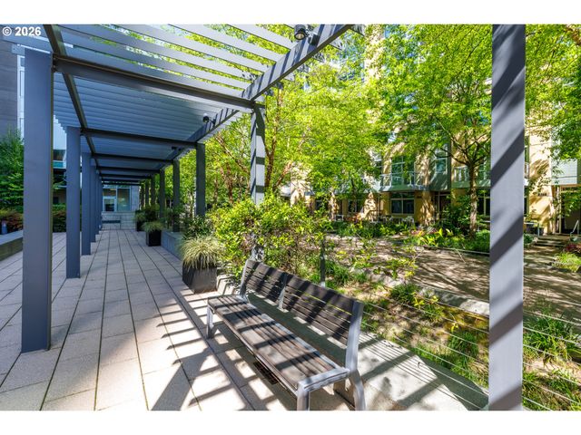 841 S GAINES St, Portland, OR 97239