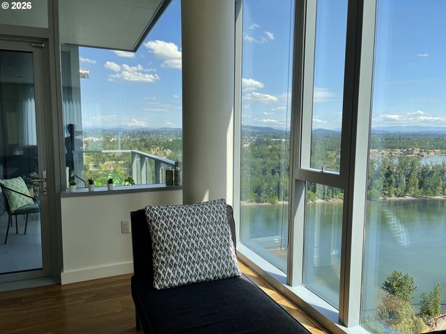 841 S GAINES St, Portland, OR 97239