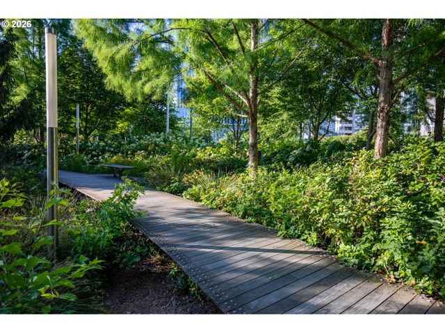 841 S GAINES St, Portland, OR 97239