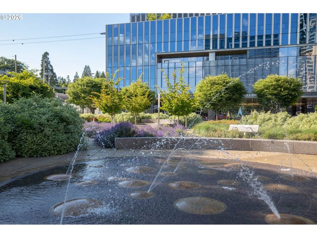 841 S GAINES St, Portland, OR 97239