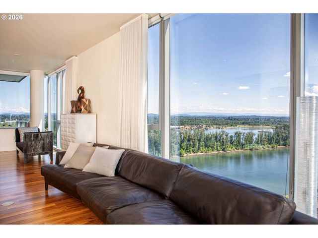 841 S GAINES St, Portland, OR 97239