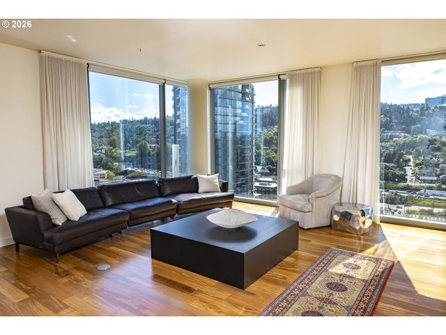 841 S GAINES St, Portland, OR 97239