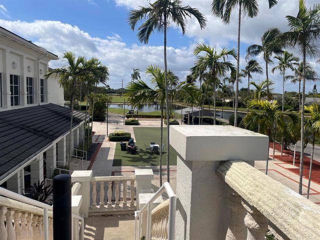 17275 Ventana Drive, Boca Raton, FL 33487