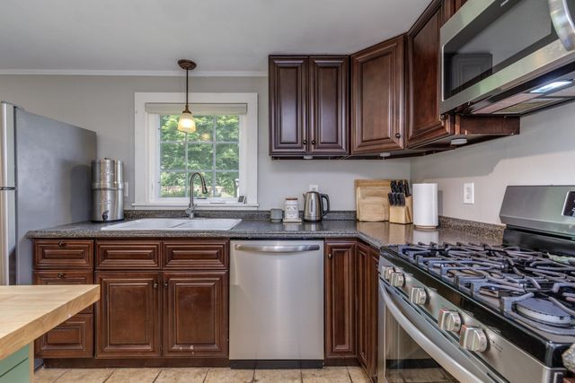 60 Mountain Road, Concord, NH 03301