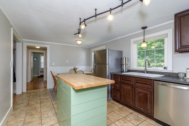 60 Mountain Road, Concord, NH 03301