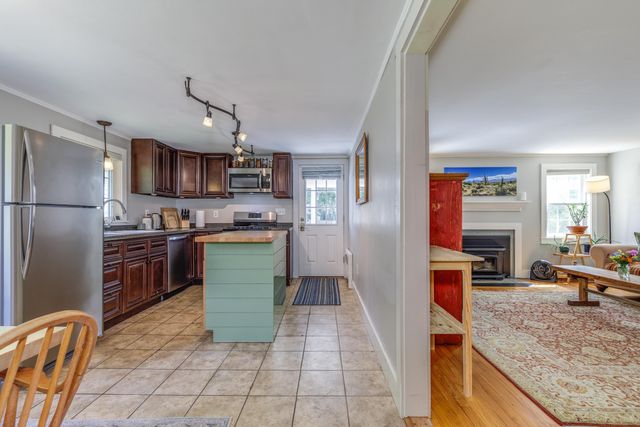 60 Mountain Road, Concord, NH 03301