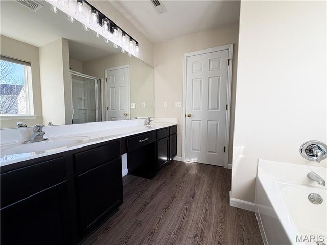 615 Country Heights Drive, Lake St Louis, MO 63367