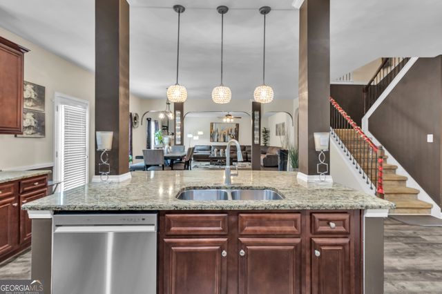 1293 Heartwood Avenue, Mcdonough, GA 30253