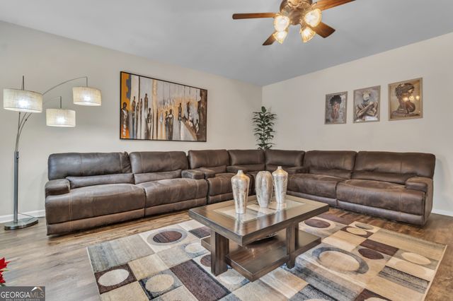 1293 Heartwood Avenue, Mcdonough, GA 30253