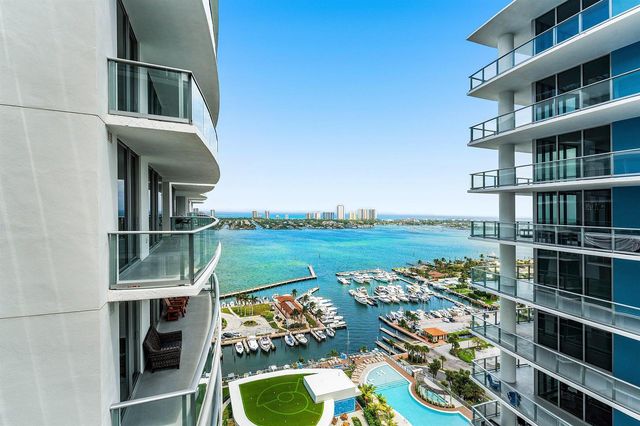 220 Lake Shore Drive 2123, Lake Park, FL 33403