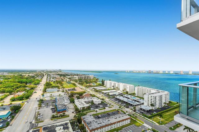 220 Lake Shore Drive 2123, Lake Park, FL 33403