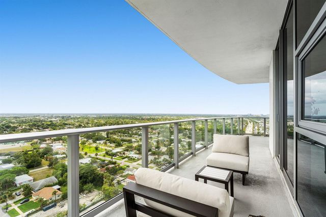 220 Lake Shore Drive 2123, Lake Park, FL 33403