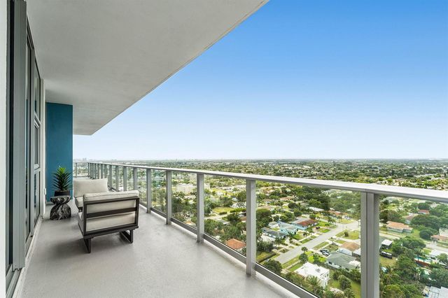 220 Lake Shore Drive 2123, Lake Park, FL 33403