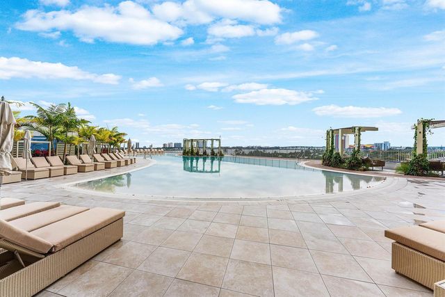 220 Lake Shore Drive 2123, Lake Park, FL 33403