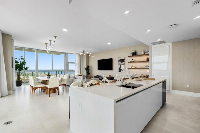 220 Lake Shore Drive 2123, Lake Park, FL 33403