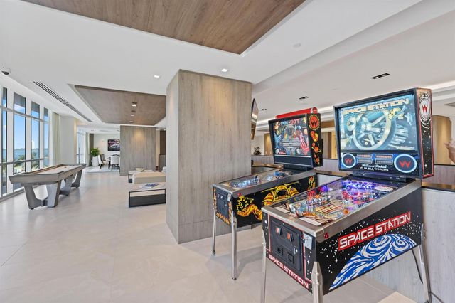 220 Lake Shore Drive 2123, Lake Park, FL 33403