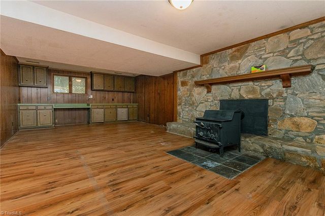 5025 Timbrook Lane, Winston-salem, NC 27103