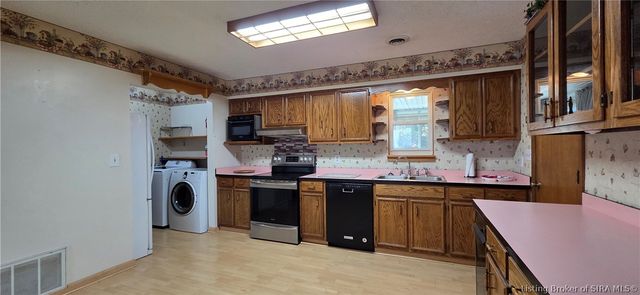 2205 Palmer Court, New Albany, IN 47150