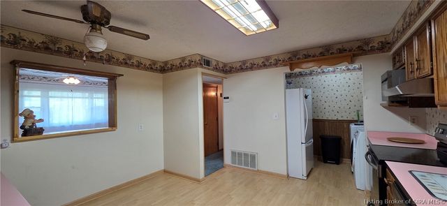 2205 Palmer Court, New Albany, IN 47150