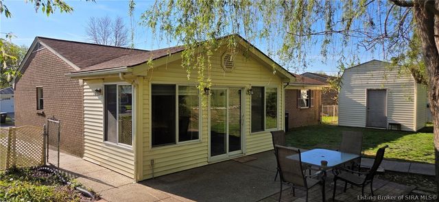 2205 Palmer Court, New Albany, IN 47150