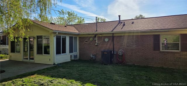 2205 Palmer Court, New Albany, IN 47150