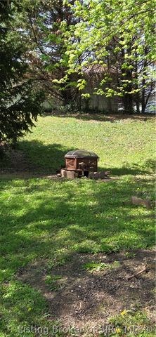 2205 Palmer Court, New Albany, IN 47150