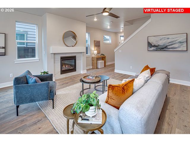 1318 E Canto St, Newberg, OR 97132