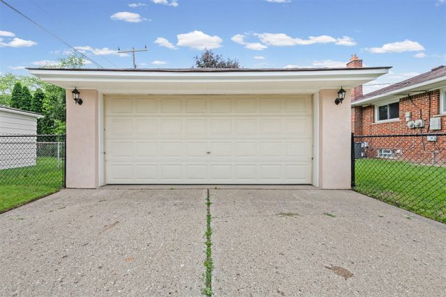 8417 Colonial Street, Dearborn Heights, MI 48127