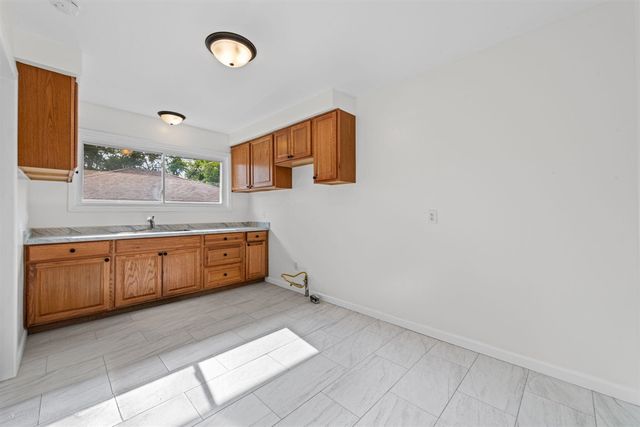 8417 Colonial Street, Dearborn Heights, MI 48127