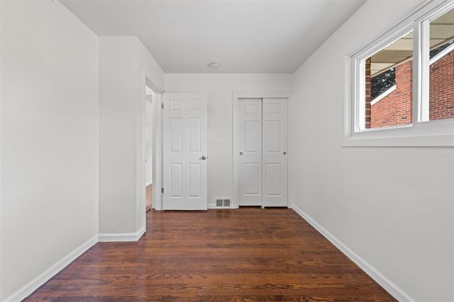 8417 Colonial Street, Dearborn Heights, MI 48127